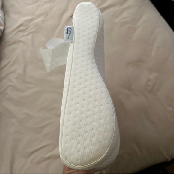 TEMPUR-Neck™ Pillow - Picture 6 of 12